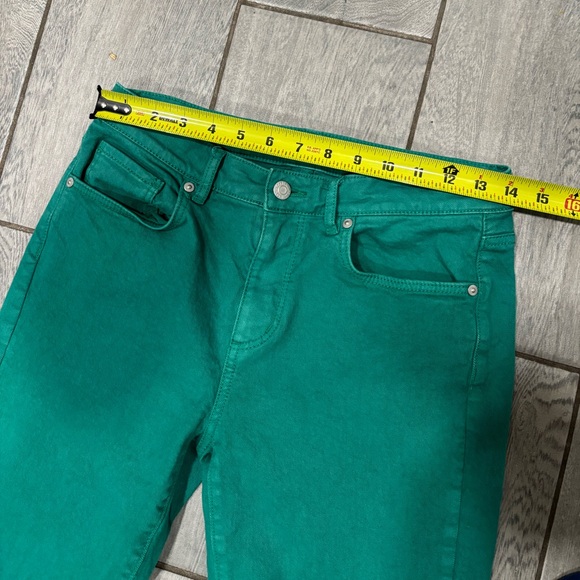 LOFT Girlfriend Jeans in Cove Green Size 26 - Picture 6 of 7